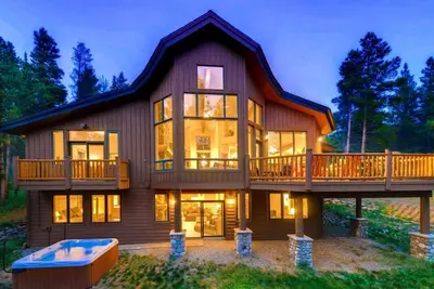 Image de 6 Chambre Maison, à quelques minutes du centre-ville de Breckenridge, bain à remous, pour 20 personnes