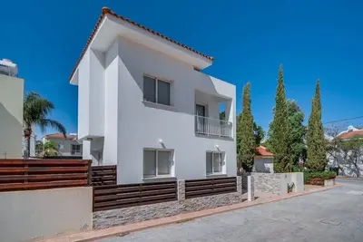 Image de Villa Thomas - Villa moderne de 3 chambres avec piscine - 100m de la plage