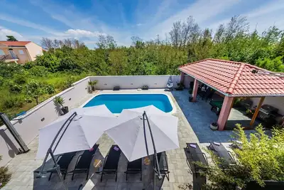 Image de Wellness and Spa Villa avec piscine chauffée pour 12