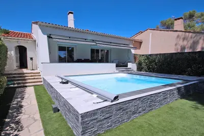 Image de Villa T4 - 6 personnes - Climatisation - WiFi - Piscine privée - Plage à pied - Les Issambres -. . .