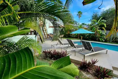 Image de Escapade sur la plage avec vue sur l'océan, piscine et terrasse sur le toit