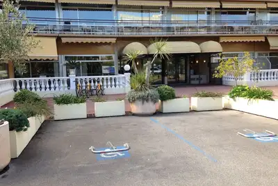 Image de Spacieux studio en front de mer et proximité des restaurants.