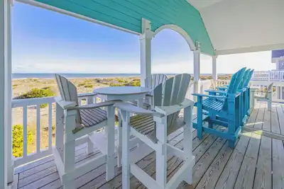 Image de Sandy Beach Retreat: 8 Br / 9. 2 front de mer Ba dans Salvo, pour 26 personnes
