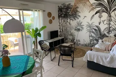 Charmant T2 climatisé à Biscarrosse Plage, à 2 min de la mer, avec balcon et parking inclus