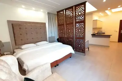 Image de Alqimah Royal Apartment Suite Luxury avec balcon