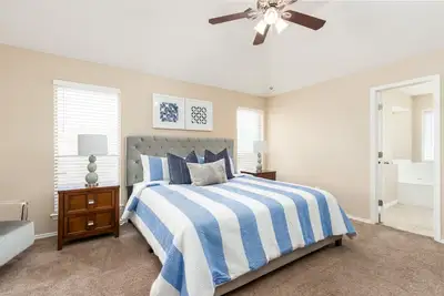 Image de Lakeside Living-Minutes to Dallas