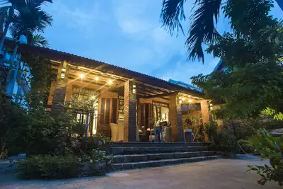 Image de Casa Rio - Maison de vacances privée au bord d'une rivière tranquille à quelques minutes de la plage \/ la ville