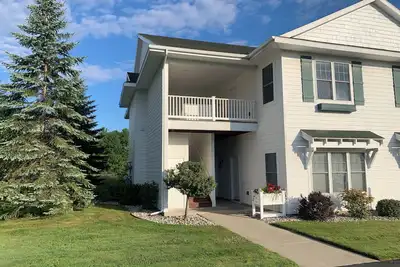 Charlevoix Country Club Condo; Vue du terrain de golf; Minutes de Bay Harbor, Petoskey