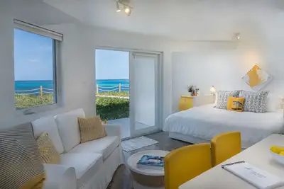 Image de Villa Kaya - Suite Jaune - Front de Mer