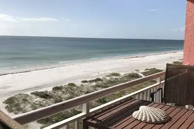 Image de Charmante retraite en bord de mer avec des vues spectaculaires!
