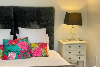 Image de Studio luxueux et privé au-dessus d'Oriental Bay, près de la plage, de la ville et des transports
