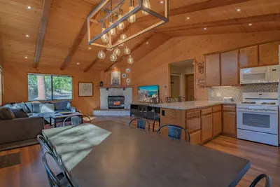 Image de Mellow Moonridge - 2br / 2ba / WiFi / Près des pistes / Gratuit 2 heures de location de vélo / kayak