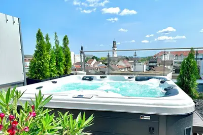 Image de Penthouse, appartement moderne haut, sans barrière, terrasse sur le toit avec vue panoramique