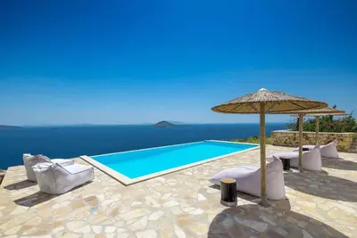 Image de Slow Luxury Patmos Hideaway avec panorama et piscine Villa Tatyana