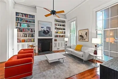 Image de Historic 1847 Italianate Townhouse in Lower Garden District