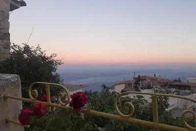 Image de Heraklion - Kapetaniana Dive in deep blue, climb to the mountains.