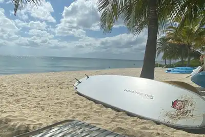 Image de Kings Landing Cayman Une escapade tranquille sur la plage
