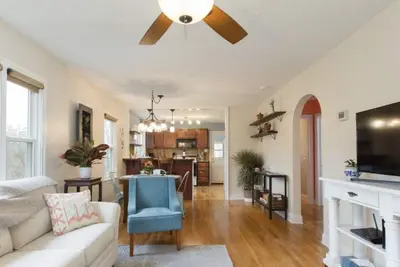 Image de Le Blue Bungalow au centre-ville de Weaverville