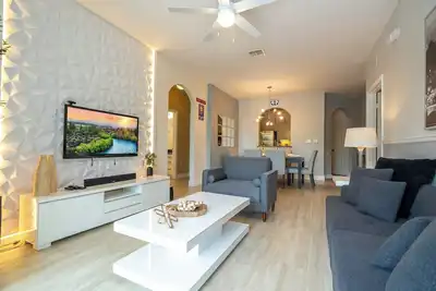 Image de Cozy Condo - 2 Miles from Disney portal 201