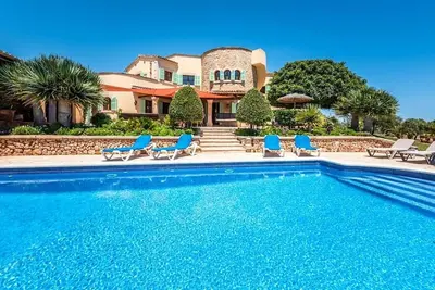 Image de Vacances au paradis! Fantastique, spacieuse Finca avec grande piscine privée, près de la plage!