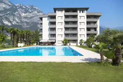 Image de Appartement de vacances avec balcon et piscine