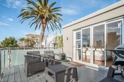 Image de \"Villa Siena\" - escapade moderne avec jacuzzi