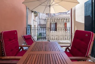 Image de Ve. N. I. Ce Cera Remer Suite