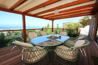 Image de Cottage avec vue panoramique, piscine commune, sur la belle finca
