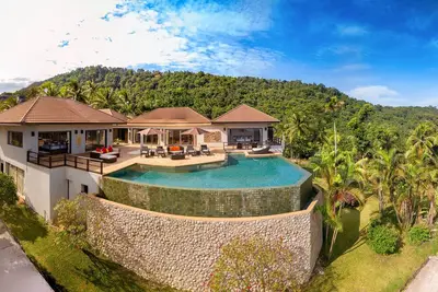 Image de 5 Bedroom 5* Luxury Sea View Villa Bubbles