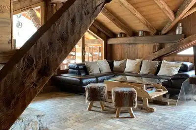 Image de Duplex standing 8 p dans chalet authentique - Station village La Plagne