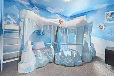 Image de Nouvelle villa à quelques minutes de Disney! Piscine privée, salle de cinéma et bien plus encore,