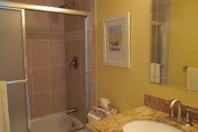 Image de Jensen Beach / So Hutchinson Island Fl 2br / 2ba Oceanfront Corner Unit