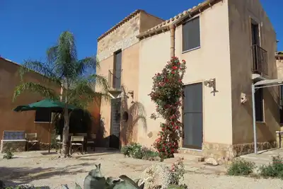 Image de Baglio Poma, Castelluzzo, piscine et barbecue