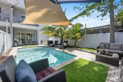 Image de 3572 · Paradise2ZEN \/ BrandNew, paisible, par Miracle Mile, piscine