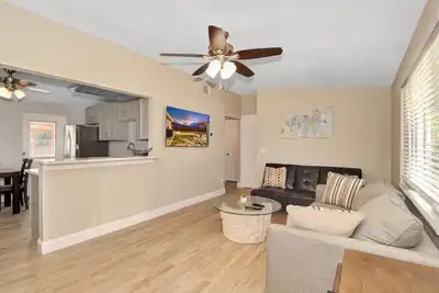 Image de Nouvellement rénové Crystal Beach Home
