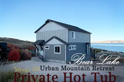 Image de Nouveau Construisez des vues à couper le souffle sur la montagne urbaine de Bear Lake et un bain à remous privé