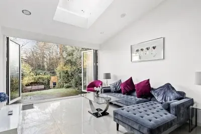 Image de Weybridge Lake House
