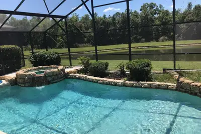 Image de Détendez-vous avec vue sur le lac, piscine, bain à remous et spa