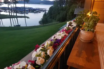 Image de Condo exécutif de luxe avec vue sur le lac