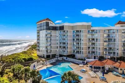 Image de 3br Oceanfront Balcony ~ Views ~ Pool ~ Resort