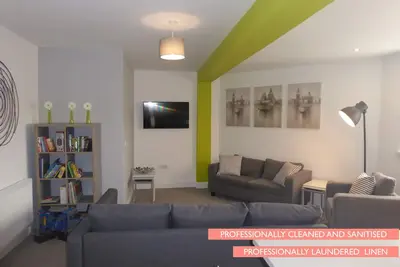 Image de Mia's Place Sleeps 24 (4 appartements)