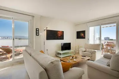 Image de Superbe Penthouse avec grande terrasse et vue mer imprenable.