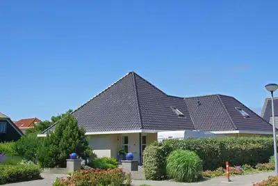 Image de Très bel appartement dans un appartement privé. À Callantsoog et à 500 m. de la plage