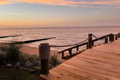 Image de Pine Shore Beach House sur la baie de Chesapeake.