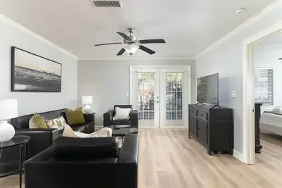 Image de Emplacement! ! Condo 2 chambres au coeur d'Oxford!