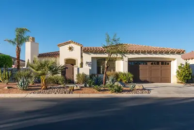 Image de Prix RÉDUIT De DERNIÈRE Minute Nov Et DÉC - 4 Br, 3. 5 Ba avec piscine et spa