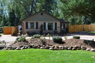 Image de Modern, Fresh and Beautiful 2 Bedroom Cottage!