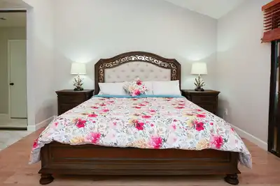 Image de Belle maison de ville avec 3 chambres et 2. 5 salles de bain