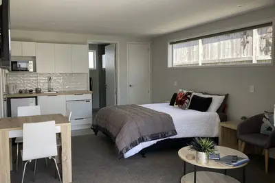 Image de Brand New Executive Guest Studio