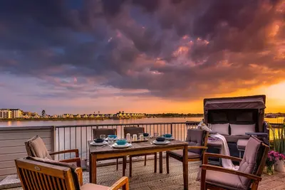 Image de Appartement exclusif avec vue sur l'eau, sauna, cheminée, internet et machine à laver